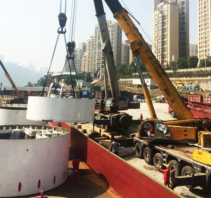 西丰吊车作业中